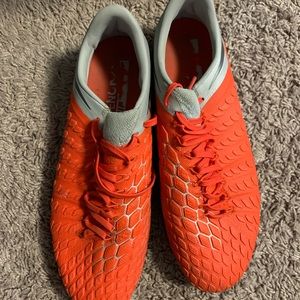 Hyper venom soccer shoes